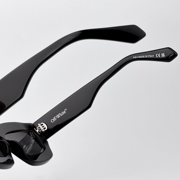 Off-White CHARLOTTE Men Sunglasses Black Rectangle Frame I Model OERI138 1007 - Picture 7 of 11